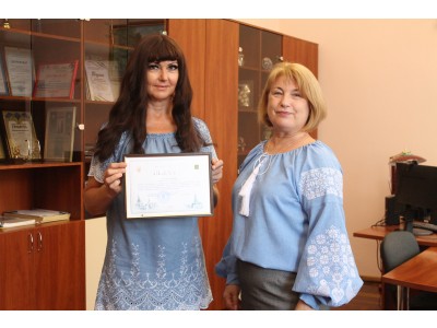 ВІТАЄМО ПЕДАГОГІЧНИХ ПРАЦІВНИКІВ З ВІДЗНАКАМИ!