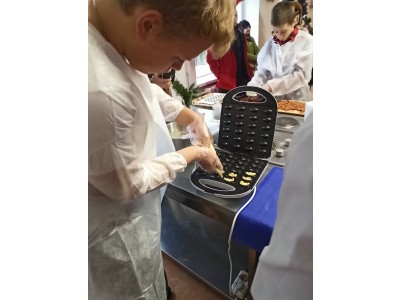 «НОВОРІЧНА ФЕЄРІЯ – МАЙСТЕРНЯ ЦУКЕРОК» «НОВОРІЧНА ФЕЄРІЯ – МАЙСТЕРНЯ ЦУКЕРОК»