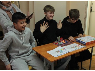 МАЙСТЕРНЯ ВИНАХІДНИКІВ “ЗАПАЛИ СВІТЛО ЗНАНЬ: КВЕСТ ЗІ СТВОРЕННЯ ЛІХТАРИКІВ ТА ЕЛЕКТРОННИХ СХЕМ”