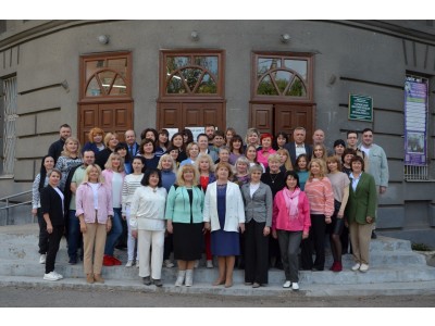 Шановні колежанки!