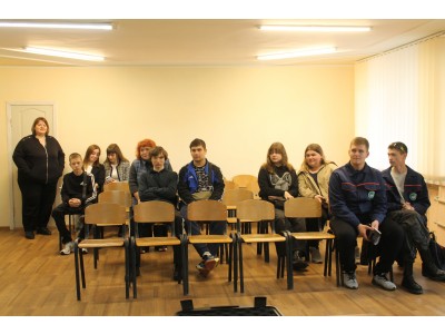 «МАЙСТЕРНЯ ВИНАХІДНИКІВ» ВІДКРИЛА СВОЇ ДВЕРІ ДЛЯ ЮНИХ ДОСЛІДНИКІВ!