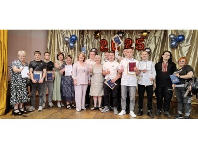 СЛОВА ВДЯЧНОСТІ  ВІД БАТЬКІВ – НАЙКРАЩЕ  ВИЗНАННЯ ДЛЯ ПЕДАГОГІЧНОГО КОЛЕКТИВУ КОЛЕДЖУ СЛОВА ВДЯЧНОСТІ  ВІД БАТЬКІВ – НАЙКРАЩЕ  ВИЗНАННЯ ДЛЯ ПЕДАГОГІЧНОГО КОЛЕКТИВУ КОЛЕДЖУ