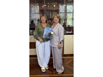 ВІТАЄМО ПЕДАГОГІЧНИХ ПРАЦІВНИКІВ З ВІДЗНАКАМИ!