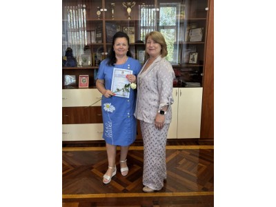 ВІТАЄМО ПЕДАГОГІЧНИХ ПРАЦІВНИКІВ З ВІДЗНАКАМИ!