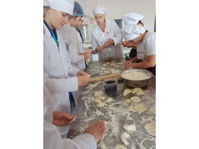 МАЙСТЕР-КЛАС «ВАРЕНИЧНИЙ ДРАЙВ» ДЛЯ АБІТУРІЄНТІВ ХАРКОВА