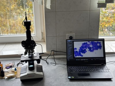 МІСТ ДРУЖБИ І НАУКИ: БОЛГАРСЬКІ ПАРТНЕРИ ПОДАРУВАЛИ КОЛЕДЖУ ЦИФРОВИЙ МІКРОСКОП