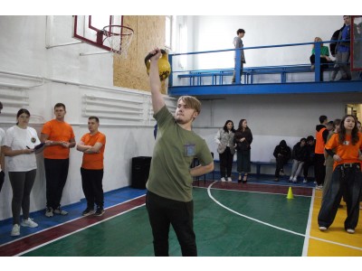 СПОРТИВНЕ СВЯТО «ДЕНЬ ЗДОРОВ’Я» У КОЛЕДЖІ