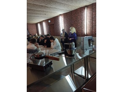 МАЙСТЕР-КЛАС «СЕКРЕТИ СТРІТ-ФУДУ»: ЗНАЙОМСТВО ШКОЛЯРІВ З ПРОФЕСІЯМИ МАЙБУТНЬОГО