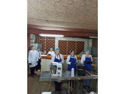 МАЙСТЕР-КЛАС «СЕКРЕТИ СТРІТ-ФУДУ»: ЗНАЙОМСТВО ШКОЛЯРІВ З ПРОФЕСІЯМИ МАЙБУТНЬОГО