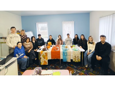 КОЛЕДЖ ПРОВІВ ВИЇЗНИЙ МАЙСТЕР-КЛАС З ЕТИКЕТУ ТА СЕРВІРУВАННЯ ДЛЯ МАЙБУТНІХ АБІТУРІЄНТІВ