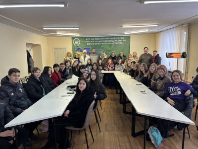 МАЙСТЕР-КЛАС МОВА СОЛОДКОГО ДЕКОРУ: ФОРМИ, КОЛЬОРИ, ІНСТРУМЕНТИ» МАЙСТЕР-КЛАС МОВА СОЛОДКОГО ДЕКОРУ: ФОРМИ, КОЛЬОРИ, ІНСТРУМЕНТИ»