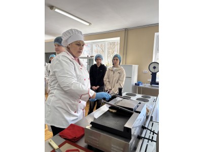 ЯСКРАВИЙ ТА СМАЧНИЙ МАЙСТЕР-КЛАС ДЛЯ АБІТУРІЄНТІВ «BURGER CRAFT: СТВОРЮЙ, ПОЄДНУЙ, СМАКУЙ» ЯСКРАВИЙ ТА СМАЧНИЙ МАЙСТЕР-КЛАС ДЛЯ АБІТУРІЄНТІВ «BURGER CRAFT: СТВОРЮЙ, ПОЄДНУЙ, СМАКУЙ»