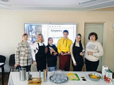 КОКТЕЙЛЬ-ПАТІ ДЛЯ МАЙБУТНІХ СТУДЕНТІВ: ЯСКРАВИЙ МАЙСТЕР-КЛАС У КОЛЕДЖІ