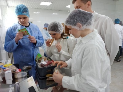 ПРАКТИКА, ЩО НАДИХАЄ: СТУДЕНТИ ТМ-21 ВІДВІДАЛИ ЛИПКОВАТІВСЬКИЙ ФАХОВИЙ КОЛЕДЖ