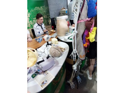 ТРАЄКТОРІЯ УСПІХУ: ВІД ОСВІТИ ДО КАР'ЄРИ ТРАЄКТОРІЯ УСПІХУ: ВІД ОСВІТИ ДО КАР'ЄРИ