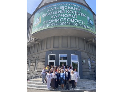 БАРВИ УКРАЇНСЬКОЇ ЄДНОСТІ: ДЕНЬ ВИШИВАНКИ У КОЛЕДЖІ БАРВИ УКРАЇНСЬКОЇ ЄДНОСТІ: ДЕНЬ ВИШИВАНКИ У КОЛЕДЖІ