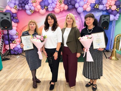 СИМФОНІЯ ДРУКОВАНОГО СЛОВА : СВЯТО ЛЮДЕЙ, ЯКІ БЕРЕЖУТЬ СВІТ ЗНАНЬ 