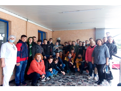 Студентські будні-час цікавих екскурсії за зустрічей. Студентські будні-час цікавих екскурсії за зустрічей.