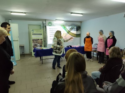 СОЛОДКА МАЙСТЕРНІСТЬ: ВІД КОЛЬОРОВОЇ МАСТИКИ ДО КОНДИТЕРСЬКОГО ДЕКОРУ СОЛОДКА МАЙСТЕРНІСТЬ: ВІД КОЛЬОРОВОЇ МАСТИКИ ДО КОНДИТЕРСЬКОГО ДЕКОРУ