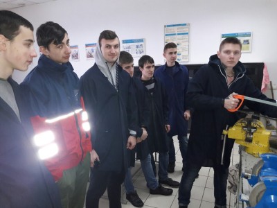 Монтажник устаткування холодильних установок