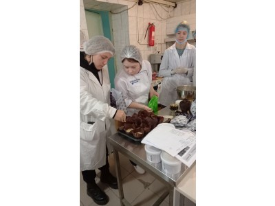 Майстри солодких справ Майстри солодких справ