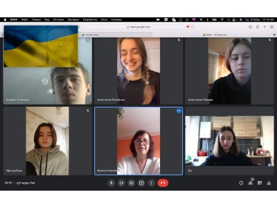 Вітаємо зі святом! Пам&#039;ятаймо - тільки разом ми сильні!