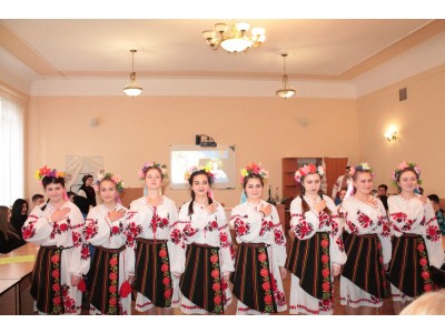 І навчаємо і виховуємо