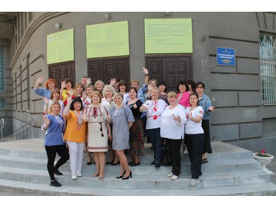 ВИШИВАНКИ ДЕНЬ ЧУДОВИЙ