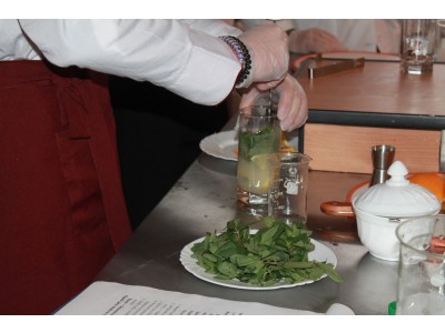 МАЙСТЕР-КЛАС «МАГІЧНЕ ШОУ» МАЙСТЕР-КЛАС «МАГІЧНЕ ШОУ»