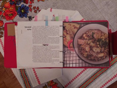 ВІДРОДЖЕННЯ УКРАЇНСЬКОЇ СТАРОДАВНЬОЇ КУХНІ ЗА РЕЦЕПТАМИ АРТБУКУ ОЛЬГИ КОЛЬОРОВО «ЖИВА УКРАЇНСЬКА  КУХНЯ». ВІДРОДЖЕННЯ УКРАЇНСЬКОЇ СТАРОДАВНЬОЇ КУХНІ ЗА РЕЦЕПТАМИ АРТБУКУ ОЛЬГИ КОЛЬОРОВО «ЖИВА УКРАЇНСЬКА  КУХНЯ».