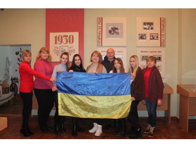 НАДАЮЧИ ДОПОМОГУ – ДОПОМАГАЄШ СОБІ