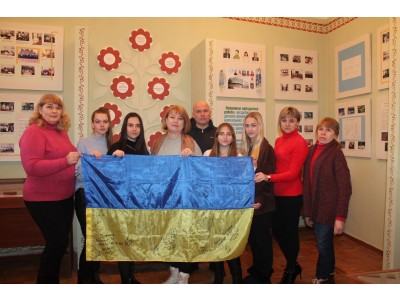 НАДАЮЧИ ДОПОМОГУ – ДОПОМАГАЄШ СОБІ