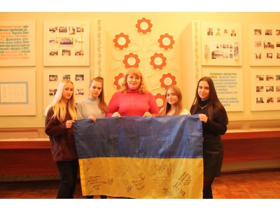 НАДАЮЧИ ДОПОМОГУ – ДОПОМАГАЄШ СОБІ