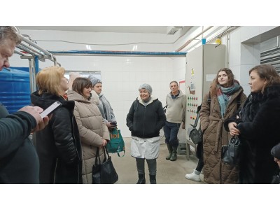 СХІД І ЗАХІД – ЄДИНІ!