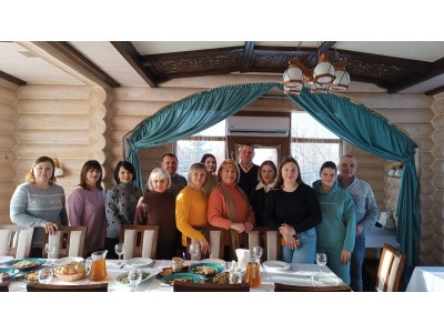 СХІД І ЗАХІД – ЄДИНІ!